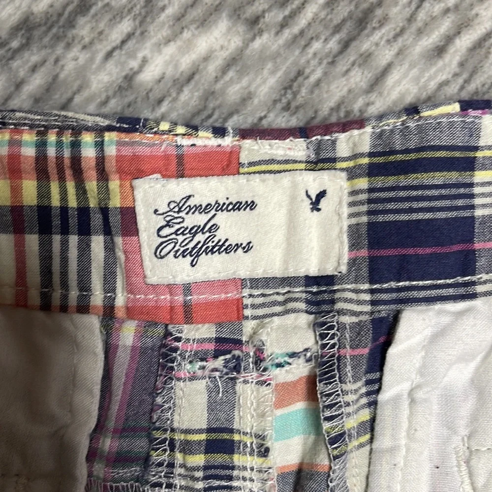 American Eagle plaid shorts - Picture 3 of 4